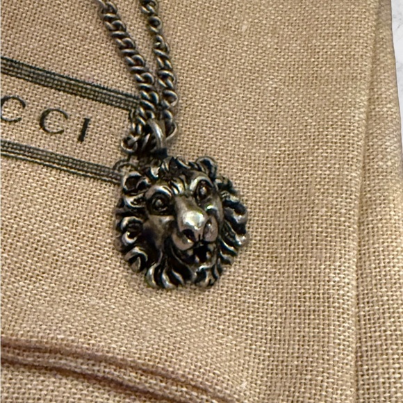 Gucci Lion Head Pendant Necklace Aging Palladium Finish Metal Full Inclusion - Picture 7 of 9